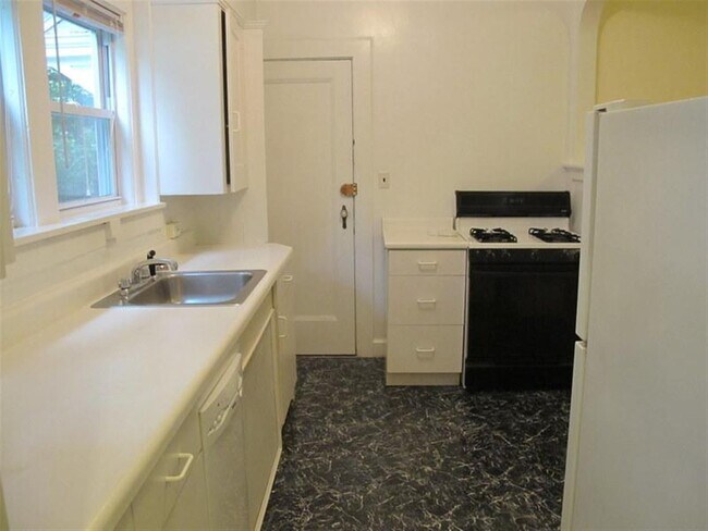 Building Photo - 1 Langdon Sq