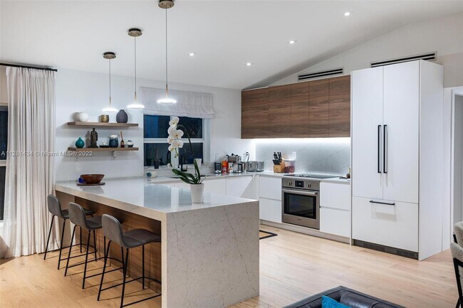 Foto del edificio - 550 Jeronimo Dr