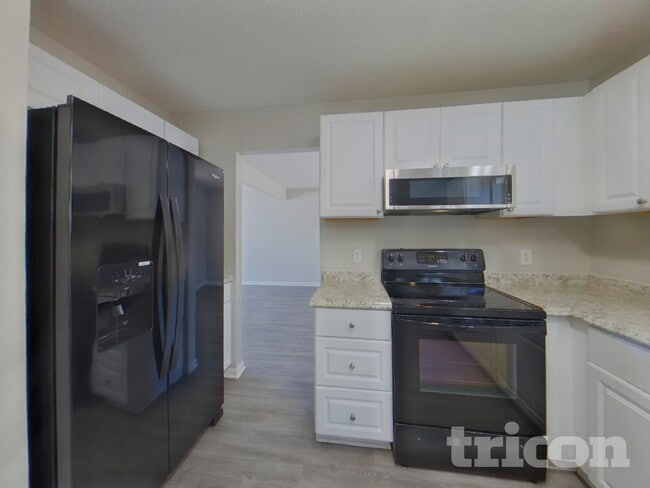 Building Photo - 5 High Glen Ct