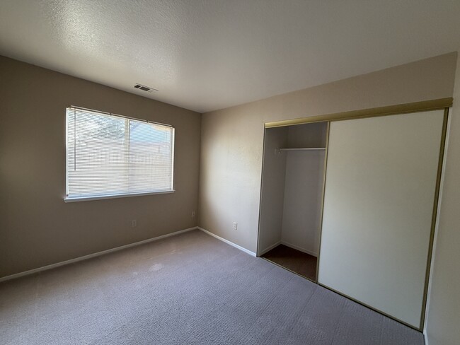 Building Photo - 501 Sears Dr