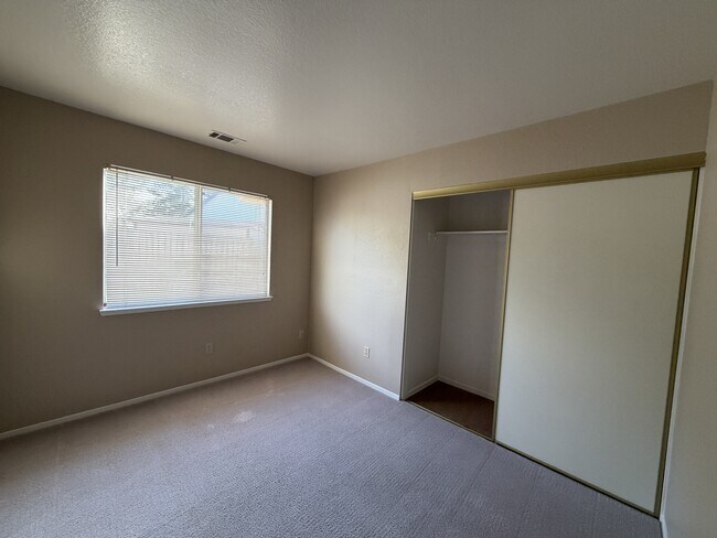 Foto del edificio - 501 Sears Dr