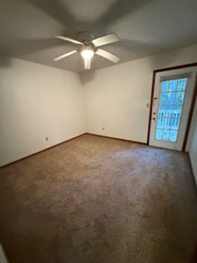 Photo - 112 Whetherbine Way W House