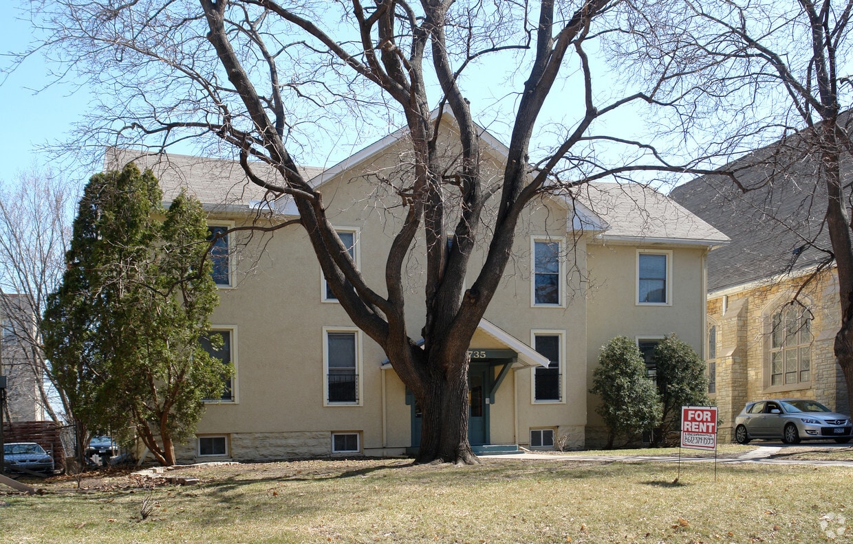 Building Photo - 2735 Humboldt Ave S