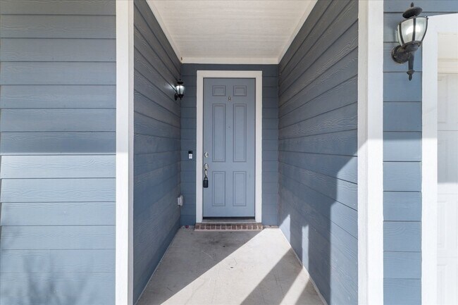 Foto del edificio - 9141 Blackstone Dr