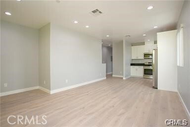 Building Photo - 616 W 85th St
