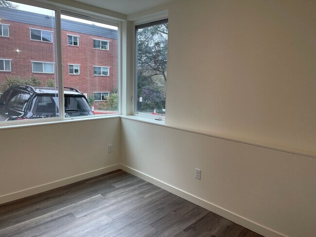 Foto del edificio - Brand New 3bd Townhome!