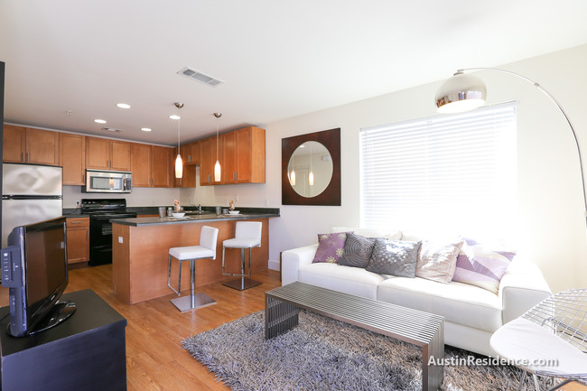 Foto del edificio - Buckingham Square Apartments