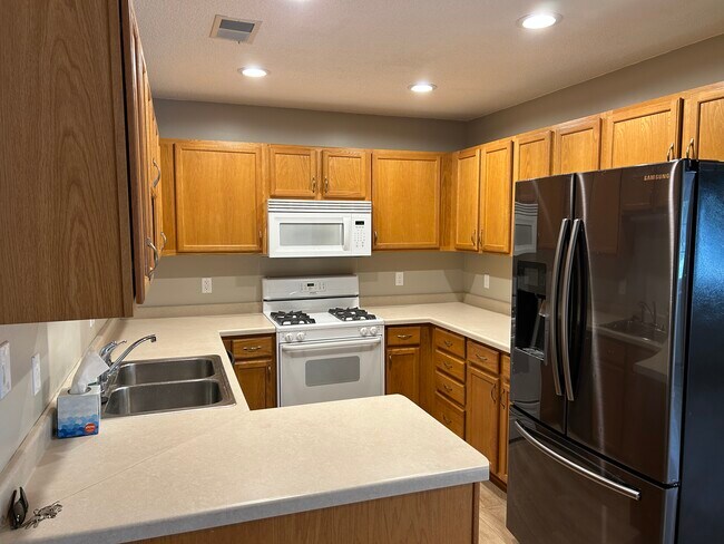 Building Photo - 1237 Heather Ln