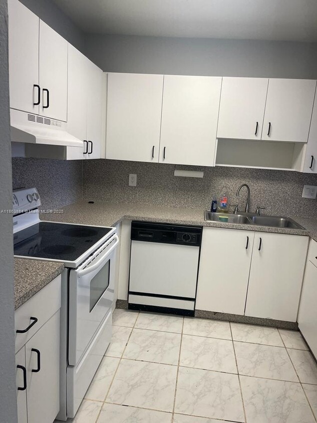 Foto principal - 1900 W 68th St