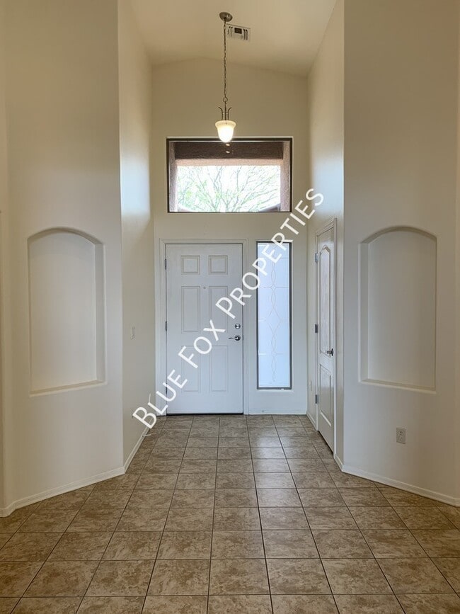 Building Photo - 11921 N Cantata Dr