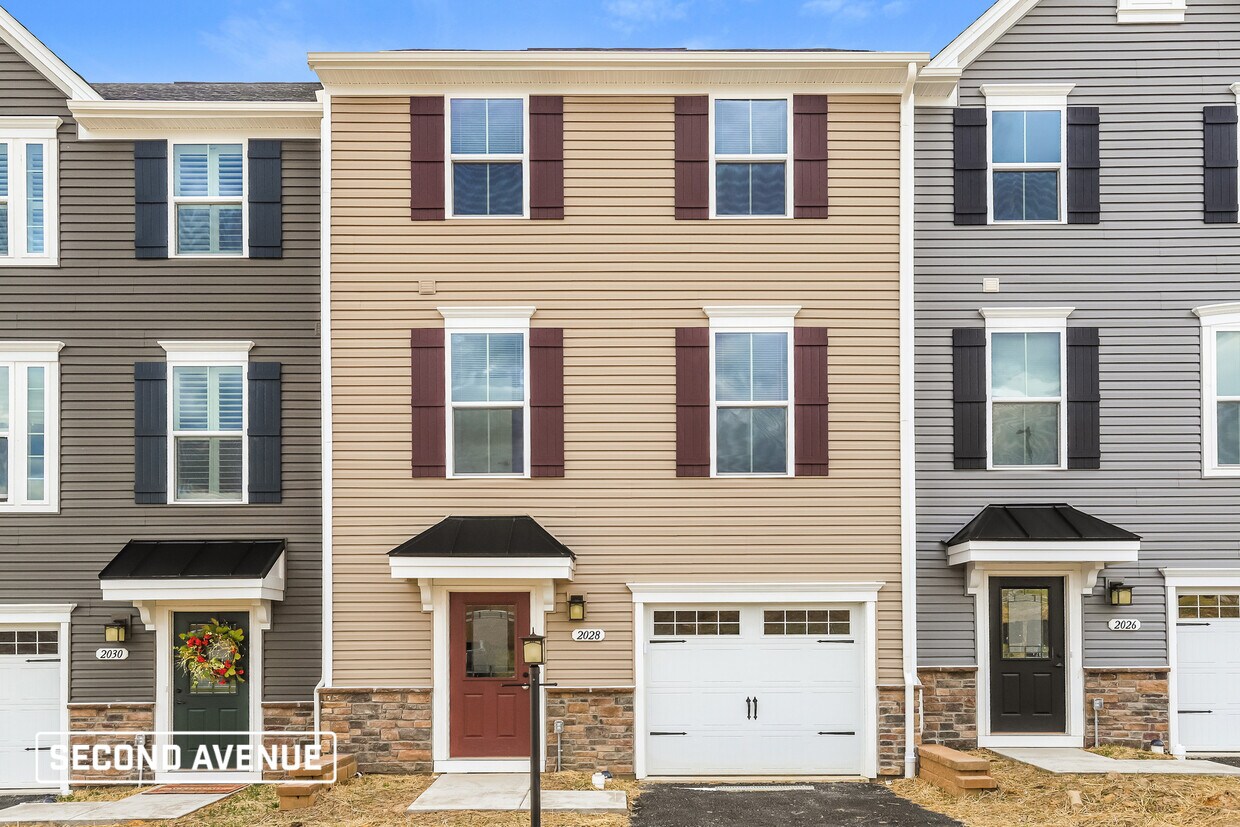 Primary Photo - 2028 Cade Dr