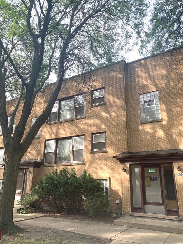 Primary Photo - 5603 W Goodman St