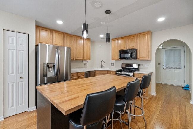 Building Photo - 3057 Serenity Ln
