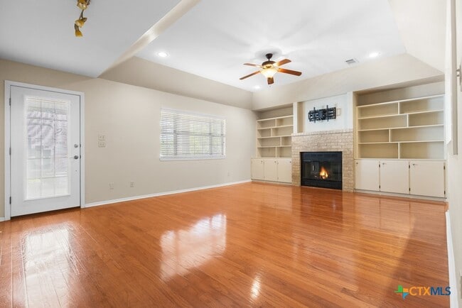 Building Photo - 203 US-87