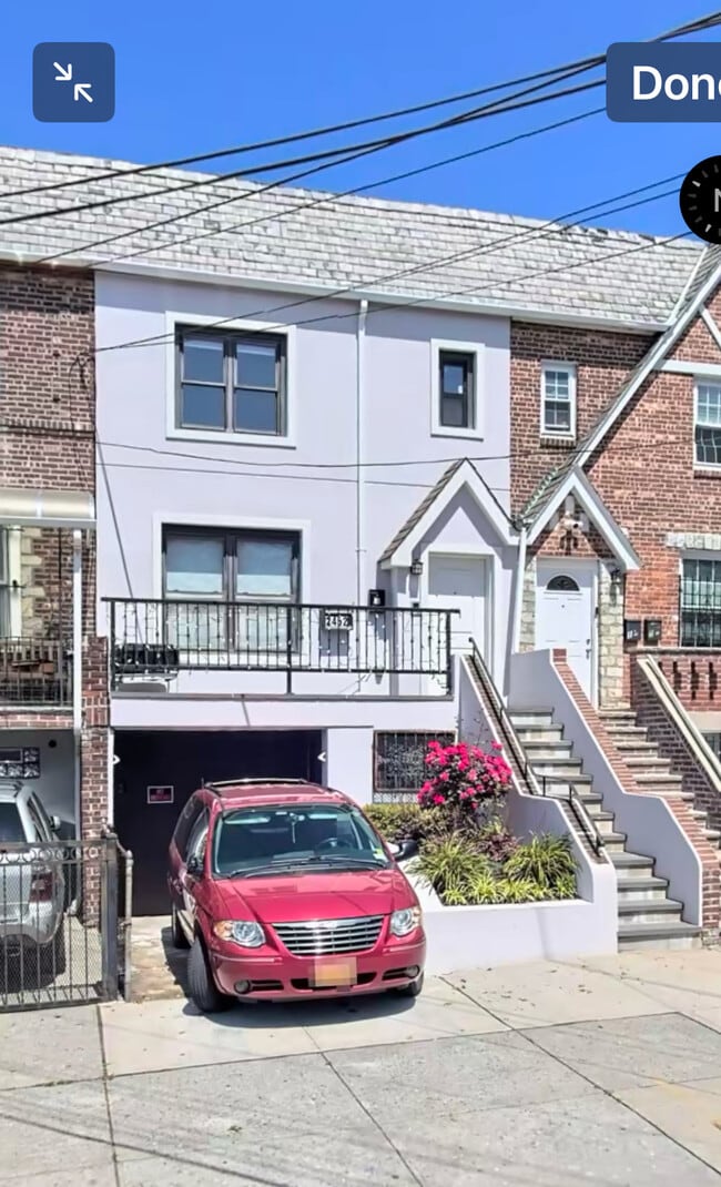 Building Photo - 2452 33rd St