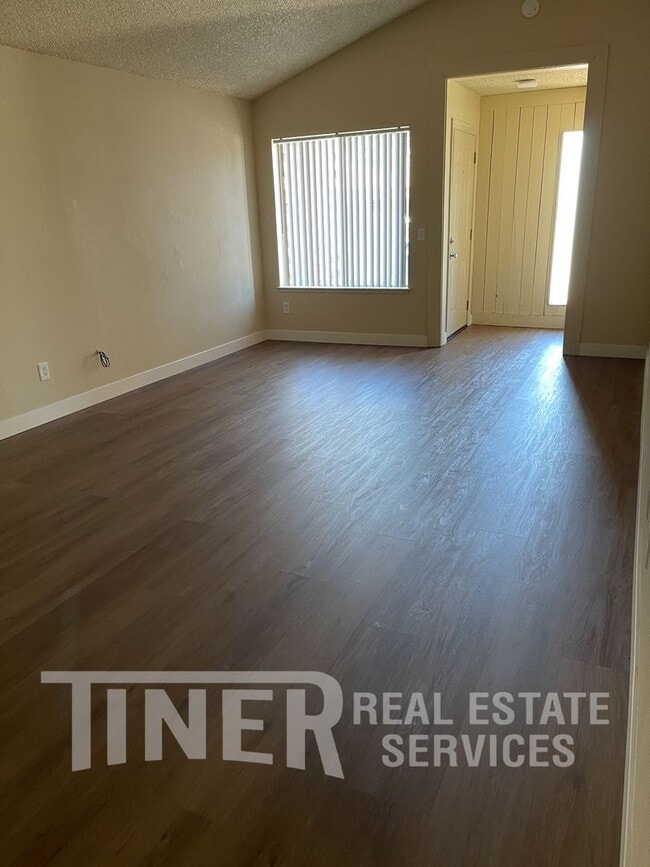 Building Photo - 7827 Zenith Dr