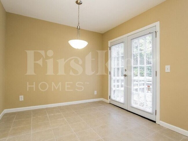 Building Photo - 137 Mediterranean Ln
