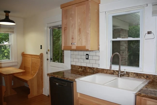 Building Photo - 703 S Woodlawn Ave