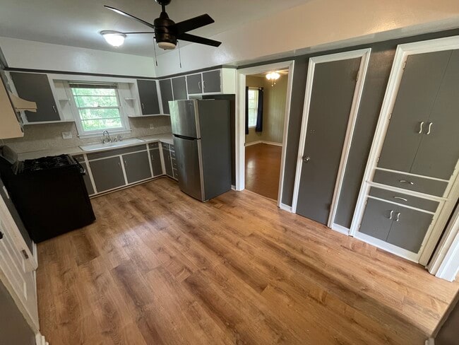 Kitchen 3 of 3 - 2641 Japonica Dr