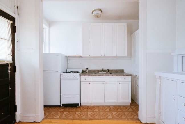 Foto del edificio - 1917 W Winnemac Ave