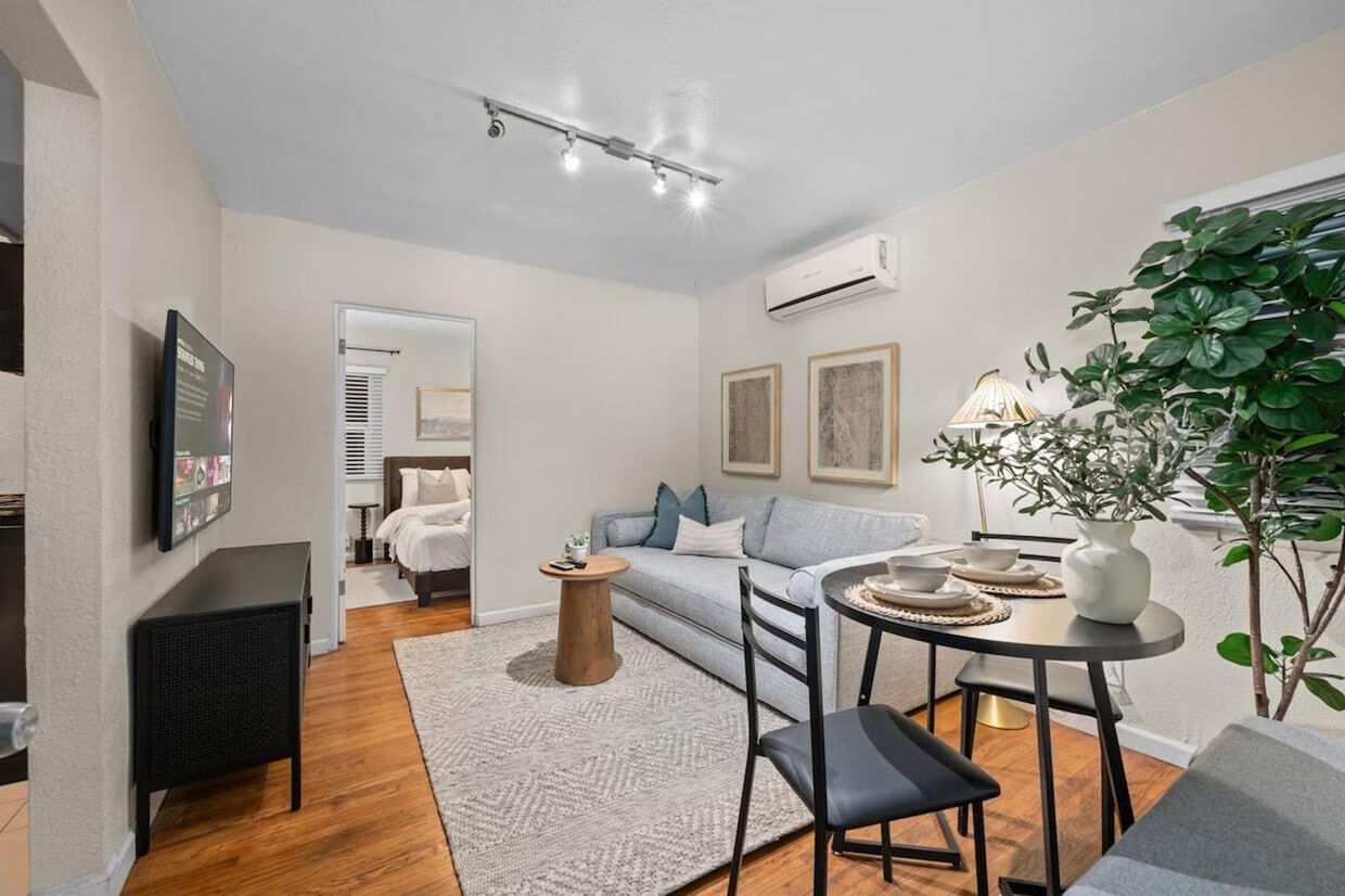 Foto principal - 223 28th St