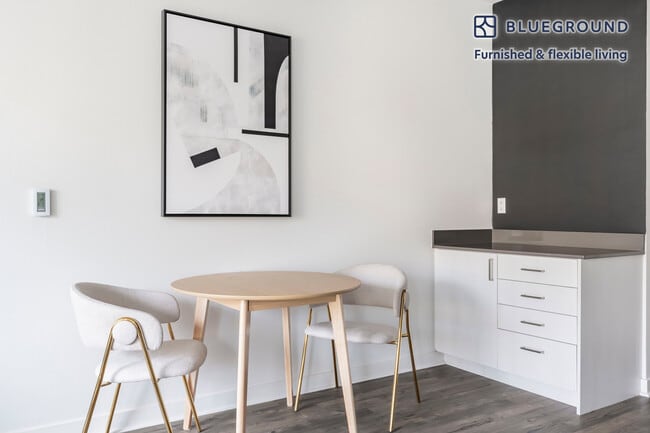 Foto del edificio - 15301 NE Turing St