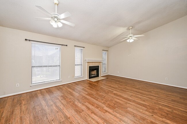 Building Photo - 12755 Mill Ridge Dr
