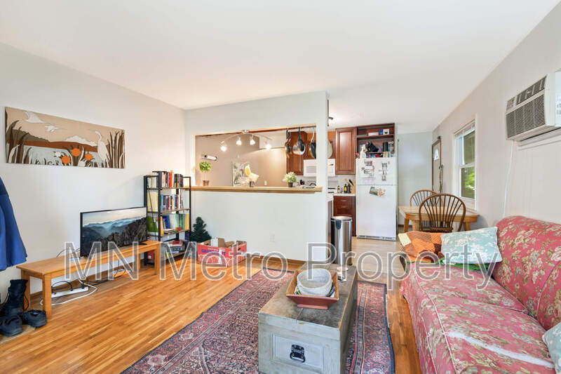 Foto principal - 609 Pierce St NE