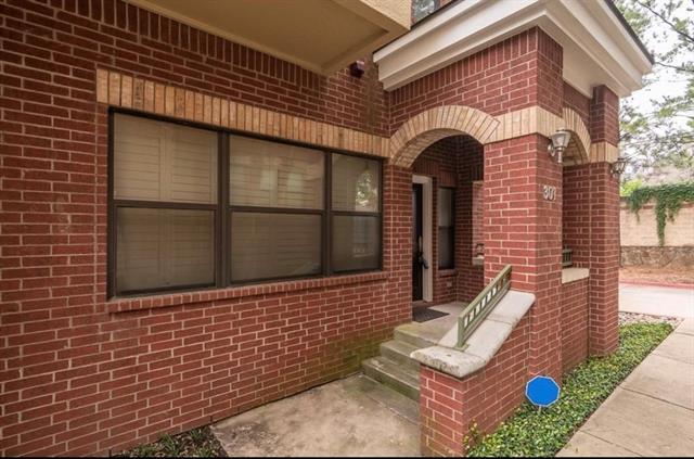 Foto del edificio - 1205 Beaconsfield Lane