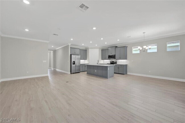 Building Photo - 319 Tamarindo Ln