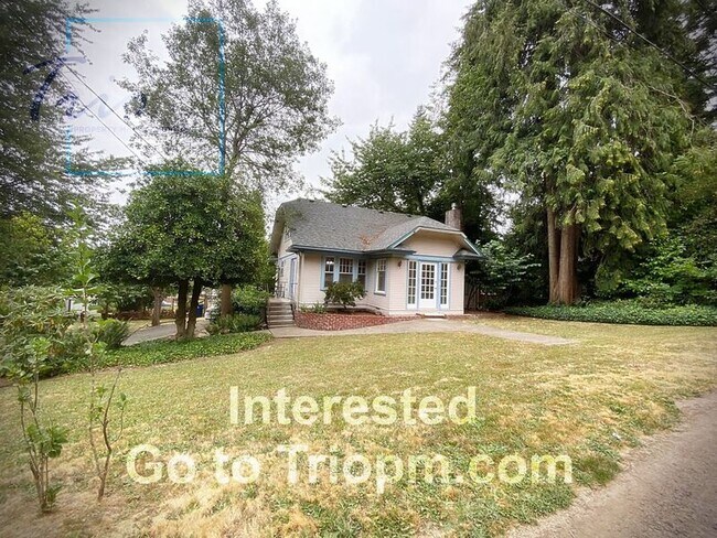 Photo - 1673 Riverview St House