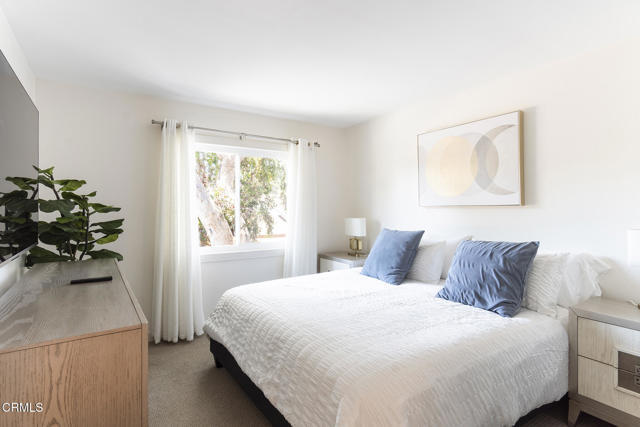 Foto del edificio - 1340 E Hillcrest Dr