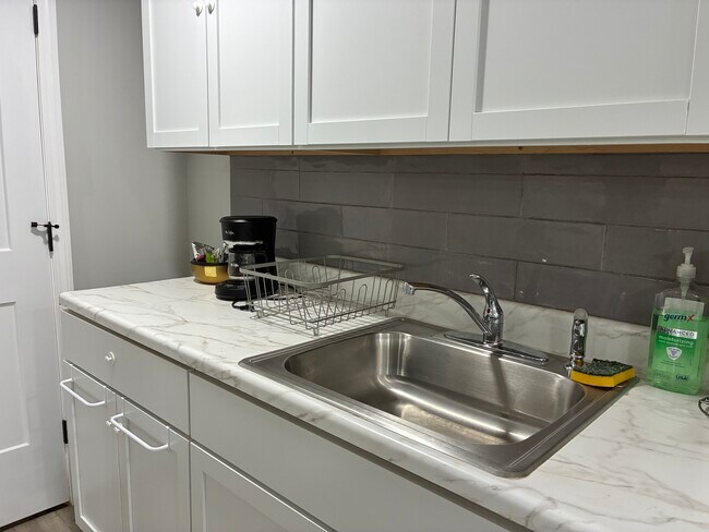 Foto del edificio - 89 Britton Ave