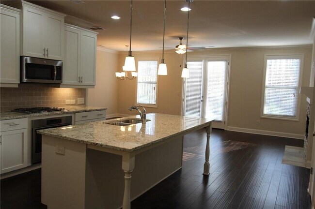 Foto del edificio - 3880 Glenview Club Ln