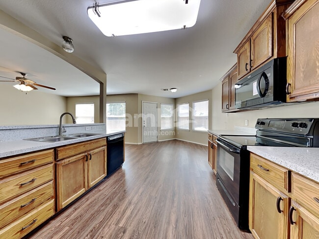 Foto del edificio - 5517 Parkview Hills Ln