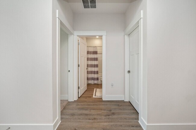 Foto del edificio - Stunning 4 Bedroom, 3 Bath Home in Shoal R...