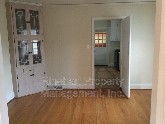 Foto del edificio - 1035 Candlewood Ln