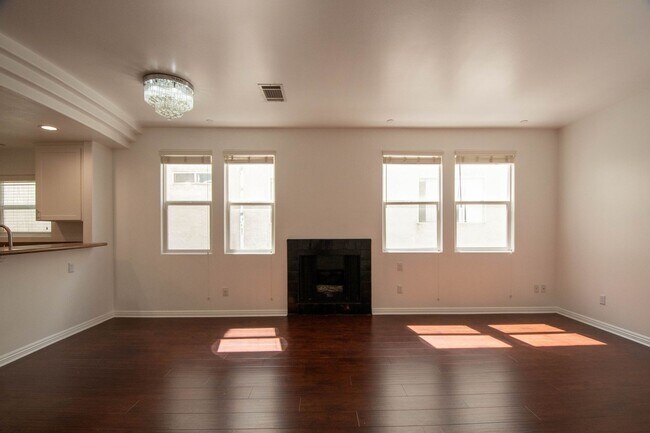 Foto del edificio - 4259 Dixie Canyon Ave