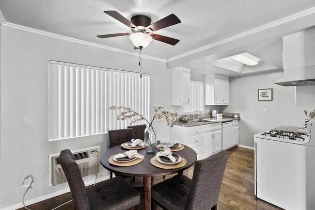 Interior Photo - Villa Marseilles