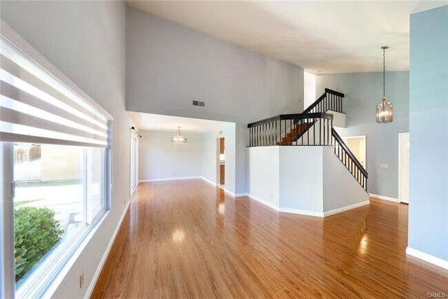 Building Photo - 18 Briarglen