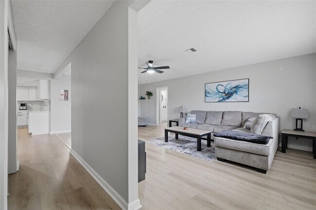 Foto del edificio - 6310 Gainsboro Ave