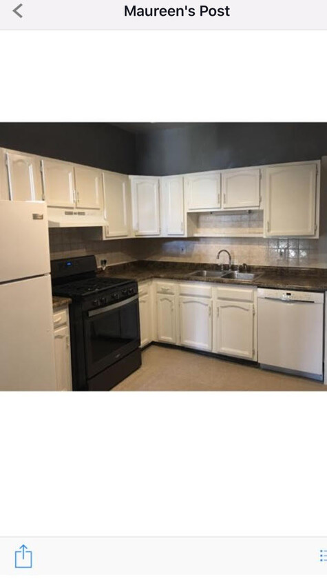 Kitchen Unit 1 - 1222 W Albion Ave