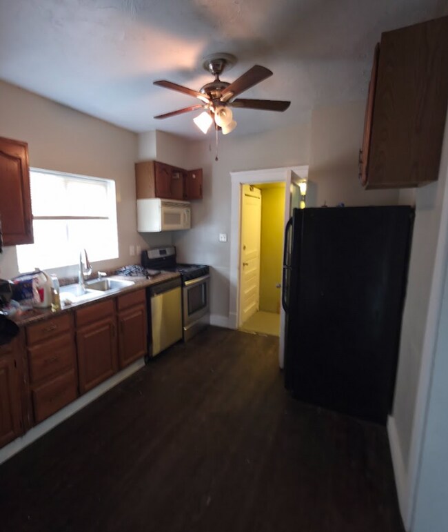 Foto del edificio - Single Family Home 3 beds 1 bath Available Now!