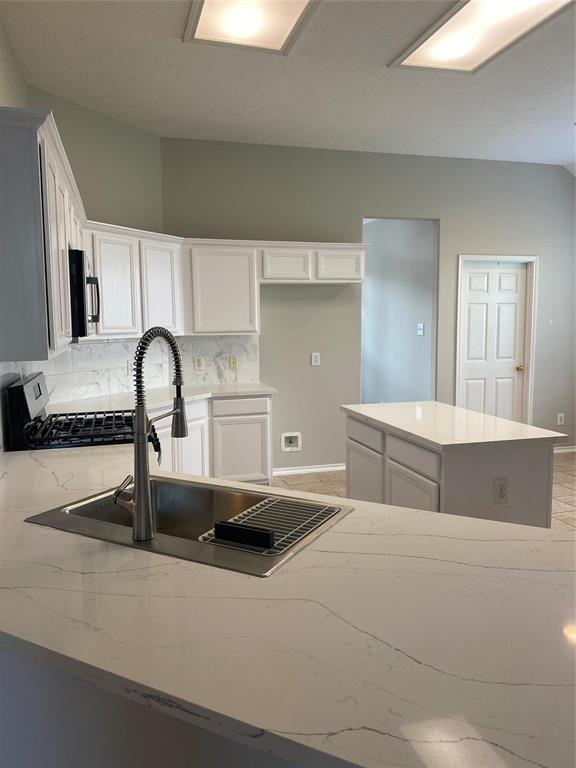 Building Photo - 24306 Yelverton Glen Dr