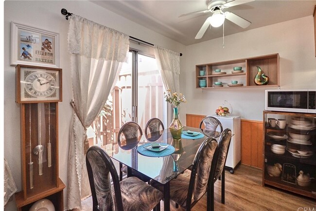Dining room is bright and happy - 4727 Jackson St