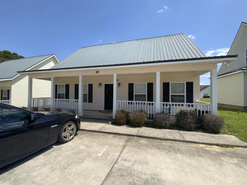 Building Photo - 31 Paradise Cv