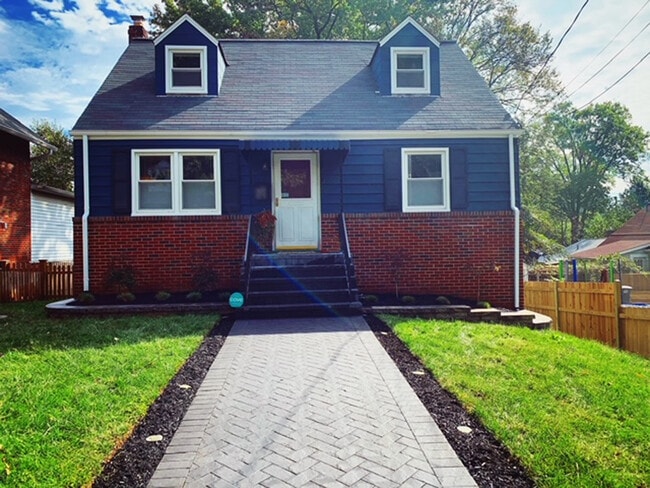 Building Photo - 6001 39th Pl