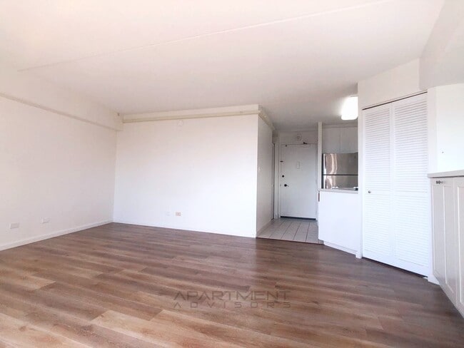 Building Photo - *VIEW FULL AD FOR DETAILS* $500 1ST MONTH ...