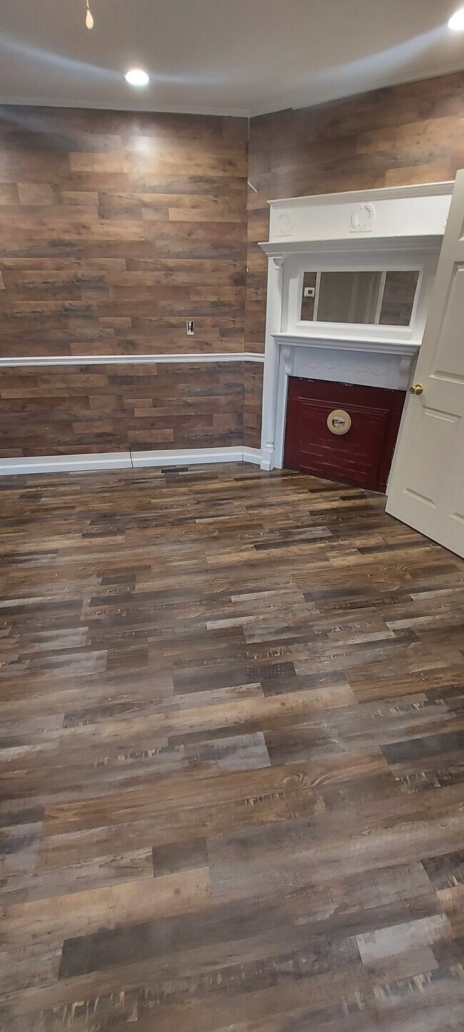 bedroom - 405 W Harnett St