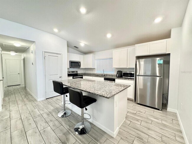 Building Photo - 1079 Papaya Cir.